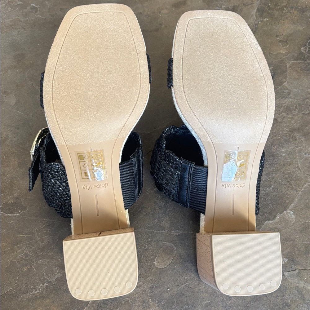 Dolce Vita Zophy Sandal - Picture 10 of 14